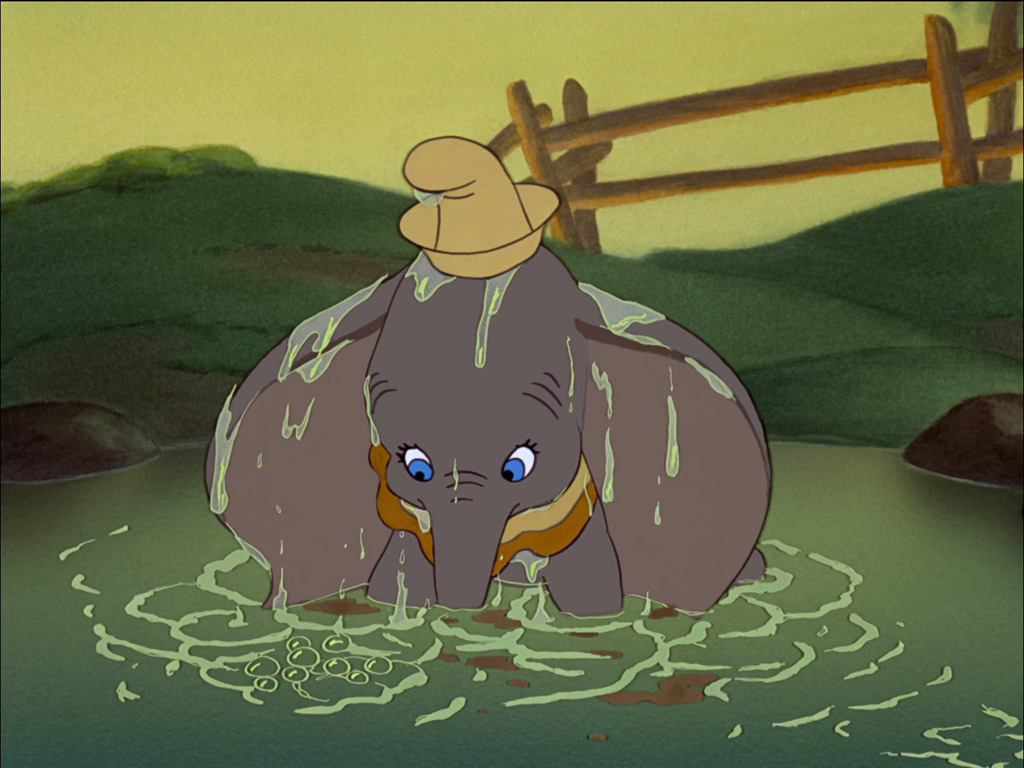 Puzzle Dumbo - kąpiel w kałuży